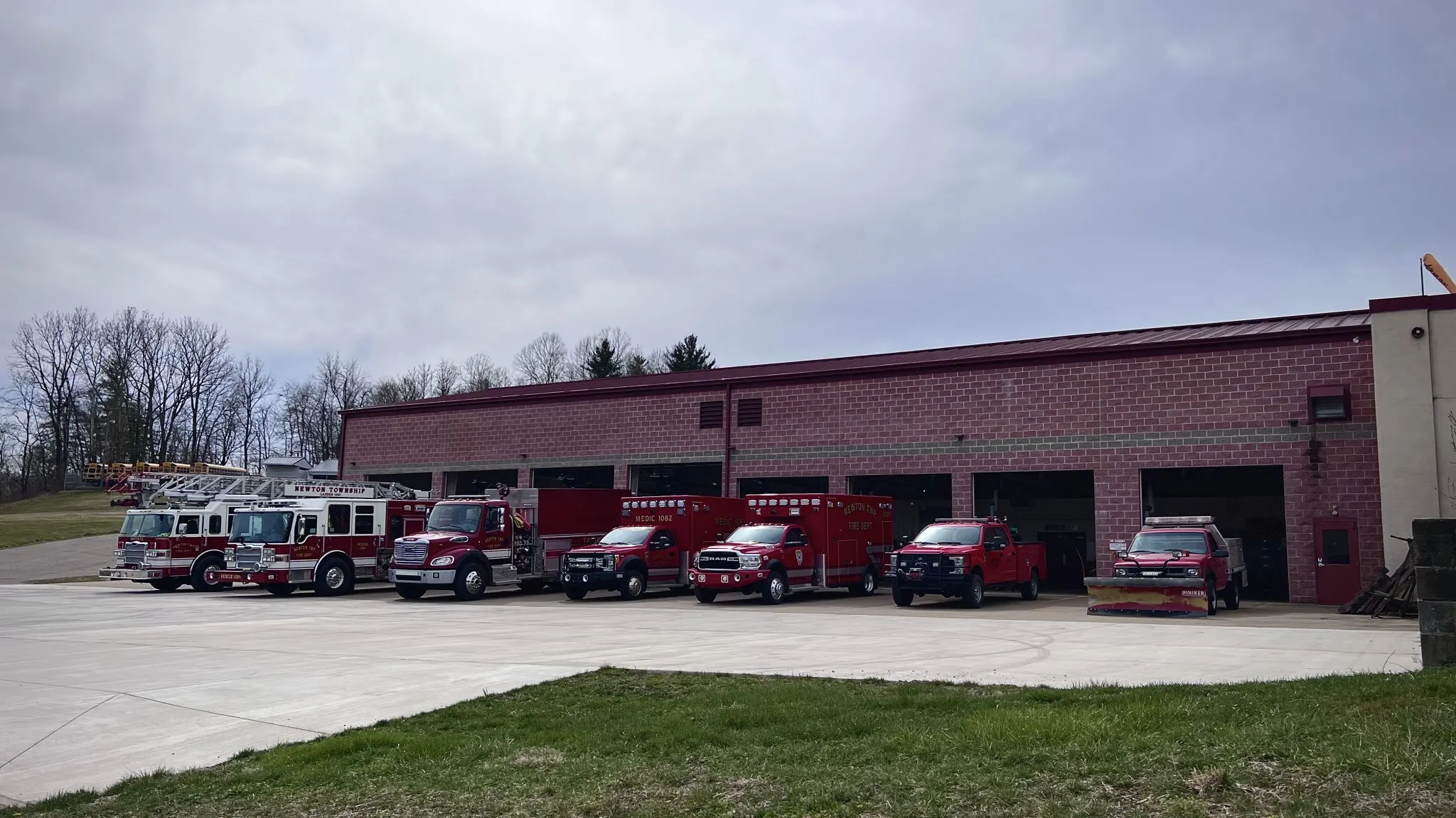Ladder 1081 in quarters.